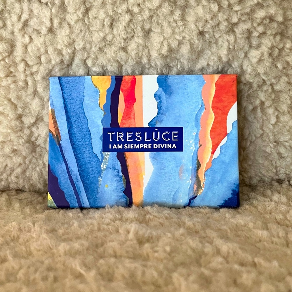Tresluce I Am Siempre Divina eyeshadow palette